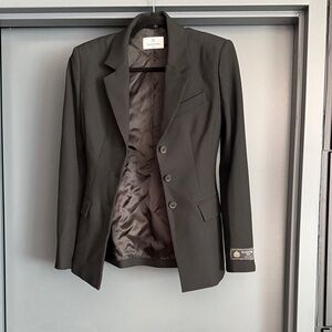 Aritzia Elegant Black Blazer